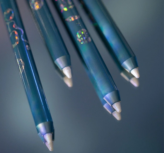 Bell x Red Lipstick Monster Multichrome Eye Pencil карандаш для глаз 02 Raindrop 1,28 г