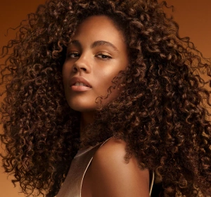 Wella Professionals Ultimate Smooth питательный шампунь для сухих и пушистых волос 250 мл
