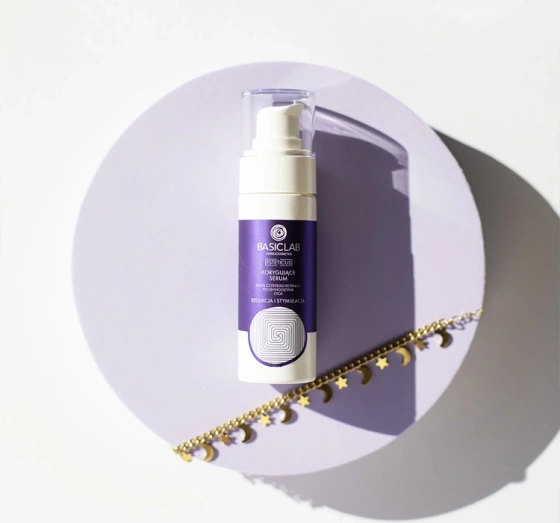 Натисніть на картинку, щоб її збільшити BasicLab Esteticus коригувальна сироватка для обличчя 0,05% чистого ретиналю 30 мл