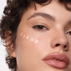 Poppy Head Eyece Cream розсвітлюючий консилер під очі 04 Apricot Frappe 3,7 г