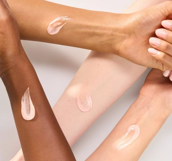 Натисніть на картинку, щоб її збільшити Essence Silky Blur Poreless Primer розгладжувальна база під макіяж 30 мл