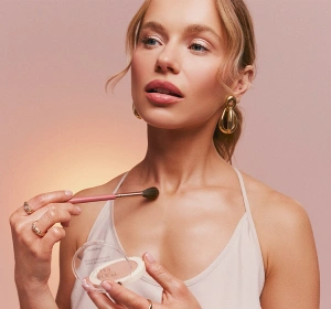 Bell HYPOAllergenic x Peachee Touch гипоаллергенный хайлайтер для лица и тела 6 г