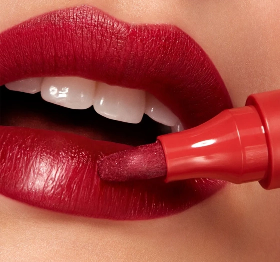 KIKO Milano Long Lasting Colour маркер для губ с формулой no-transfer 105 True Red 2,5 г