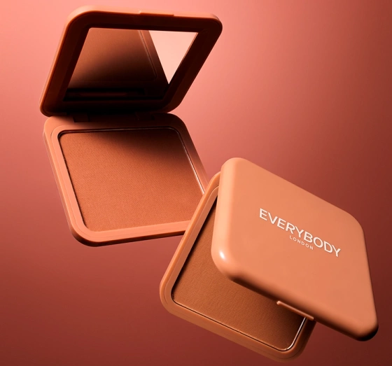 Натисніть на картинку, щоб її збільшити Everybody London пресований бронзер для обличчя Carmel Brown 7 г