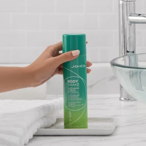 Joico Body Shake текстурирующий спрей для добавления объема тонким волосам 250 мл.