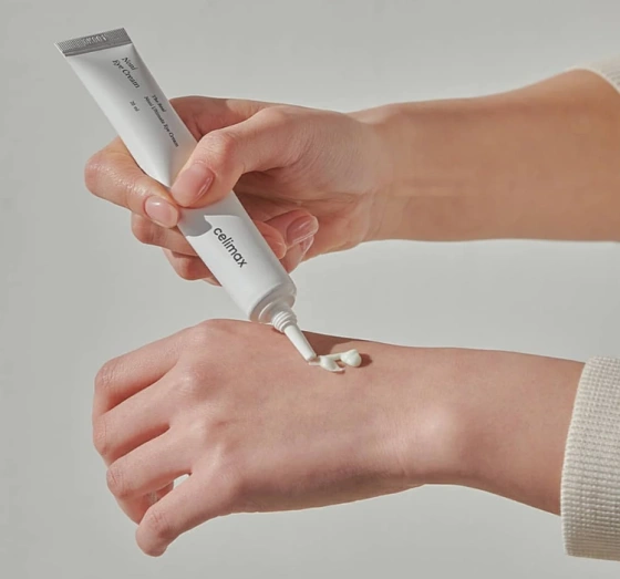 Натисніть на картинку, щоб її збільшити Celimax The Real Noni крем проти зморшок для шкіри навколо очей 20 мл