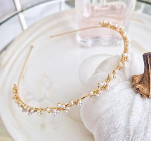 ECARLA ОБРУЧ ДЛЯ ВОЛОССЯ ЗОЛОТИЙ З ПЕРЛИНАМИ O530