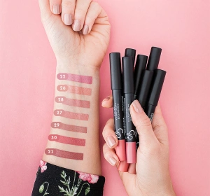 GOLDEN ROSE MATTE МАТОВА ПОМАДА-ОЛІВЕЦЬ 28