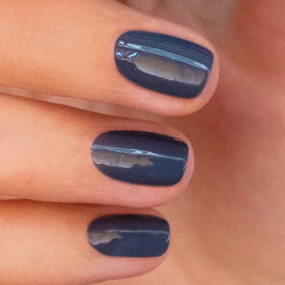 Manucurist Green Nail Polish — классический лак для ногтей Poppy Seed, 15 мл
