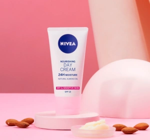NIVEA 24H MOISTURIZING ЖИВИЛЬНИЙ КРЕМ ДЛЯ ОБЛИЧЧЯ НА ДЕНЬ 50МЛ