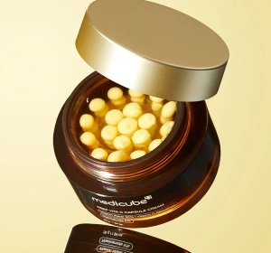 Medicube Deep Vita C Capsule Cream освітлювально-зміцнювальний крем для обличчя в капсулах 55 г