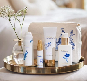 Rituals Amsterdam Collection Tulip & Japanese Yuzu набор миникосметики пенка для душа + крем для тела + крем для рук + спрей для тела + косметичка