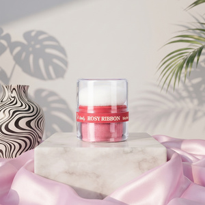 Lovely Rosy Ribbon Blusher розсипчасті рум'яна для обличчя з ефектом сяйва та вбудованим аплікатором 2 г