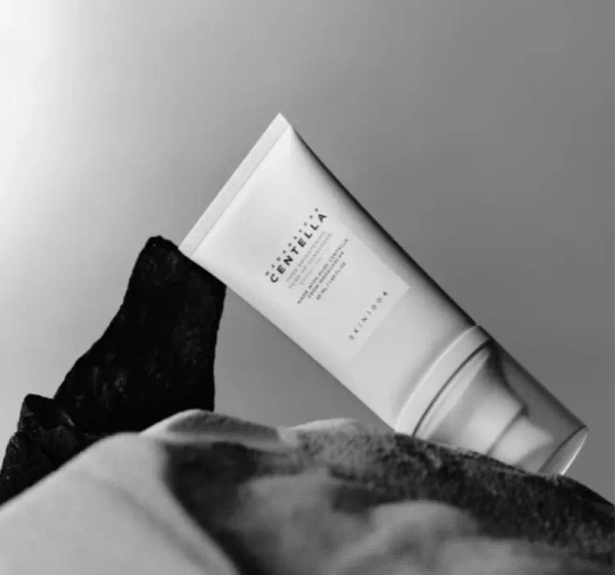 SKIN1004 TONE BRIGHTENING TONE-UP SUNSCREEN ЗАХИСНИЙ КРЕМ ДЛЯ ОБЛИЧЧЯ SPF50+ 50МЛ