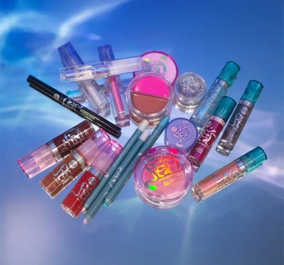 Нажмите на картинку, чтобы ее увеличить Bell x Red Lipstick Monster Ultra Sparkly Gloss блеск для губ с блестками 01 Dewy 4 г