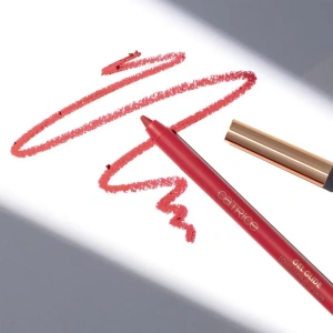 Catrice Gel Glide Long-Lasting Lip Liner карандаш для губ 030 Left On Red 1,5 г