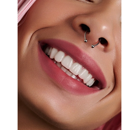 LAMEL SILK COVER АТЛАСНА ПОМАДА ДЛЯ ГУБ 403 SOFT CORAL 3,8Г