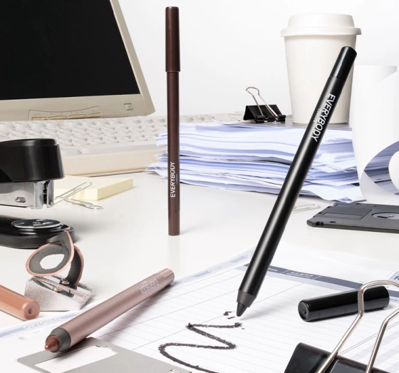 Натисніть на картинку, щоб її збільшити Everybody London Satin Kajal олівець для очей Deep Black 1 г