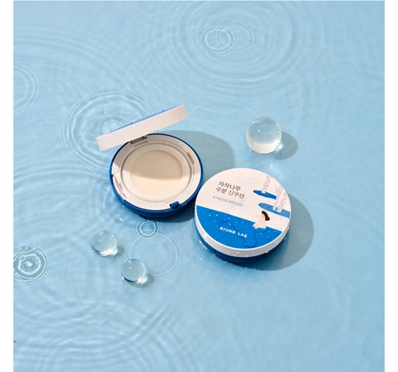 Round LAB Birch Juice увлажняющий защитный крем SPF50+ в форме cushion 15 г
