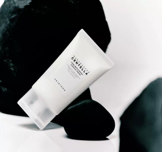 SKIN1004 TONE BRIGHTENING TONE-UP SUNSCREEN ЗАХИСНИЙ КРЕМ ДЛЯ ОБЛИЧЧЯ SPF50+ 50МЛ