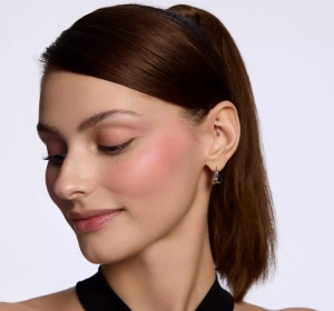 Catrice Blush Affair палитра кремовых и пудровых румян 020 Pleasing Pink 6г