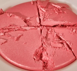 Catrice Soft Glam запеченные румяна для лица 010 On Cloud Pink 5,6 г