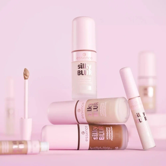 Essence Silky Blur увлажняющий жидкий корректор 20 10 мл