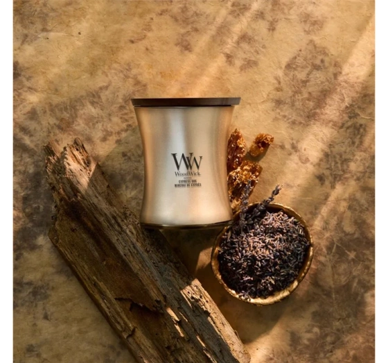 Woodwick Medium Jar Candle ароматична свічка Cypress Ore 275 г