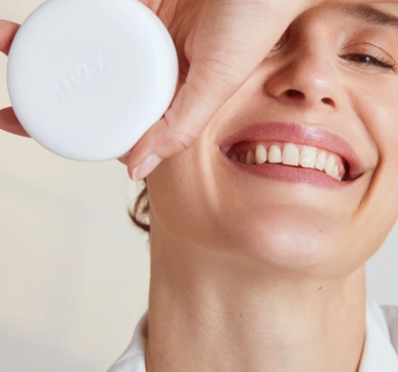 NIVEA HYALURON CELLULAR FILLER КОМПАКТНИЙ ТОНАЛЬНИЙ ЗАСІБ SPF15 03 DUNKEL 15Г