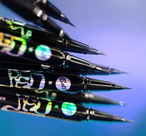 Bell x Red Lipstick Monster підводка для очей з точним пензликом 01 Midnight 0,6 г