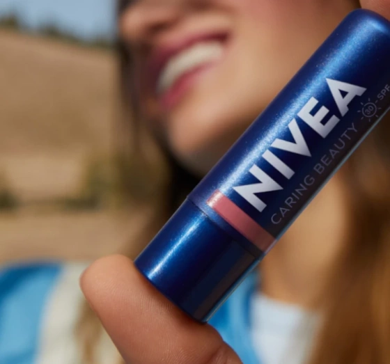 NIVEA CARING BEAUTY ГИГИЕНИЧЕСКАЯ ПОМАДА ДЛЯ ГУБ И ЩЕК 3В1 ROSE 4,8Г