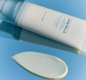 SKIN1004 HYALU-CICA WATER-FIT SUN SERUM SPF50+ ЗАХИСНИЙ КРЕМ ДЛЯ ОБЛИЧЧЯ 50МЛ