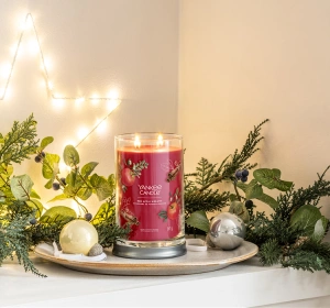 YANKEE CANDLE SIGNATURE АРОМАТИЧНА СВІЧКА ТУМБЛЕР RED APPLE WREATH 567Г