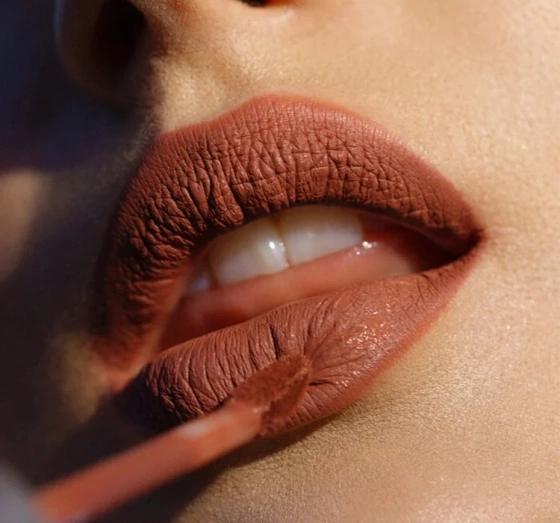 Hedonista Mattemorphosis матовая помада для губ Nude York 4,5г