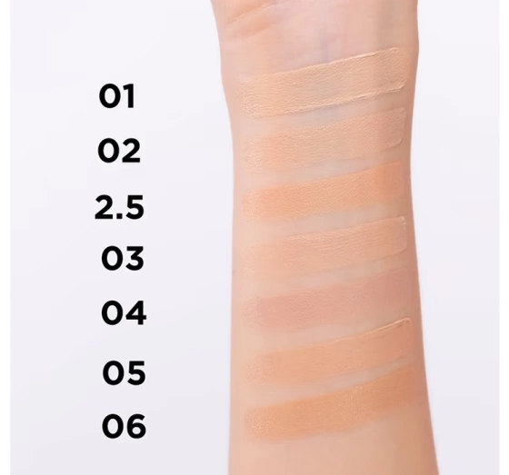 Eveline Cosmetics Liquid Camouflage криючий коректор для обличчя з гіалуроновою кислотою 04 Light Almond 7 мл