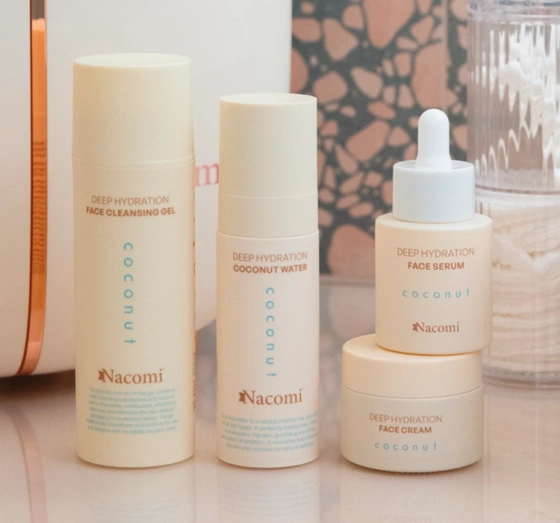 Натисніть на картинку, щоб її збільшити NACOMI COCONUT ЗВОЛОЖУЮЧИЙ КРЕМ ДЛЯ СУХОЇ ШКІРИ 40МЛ