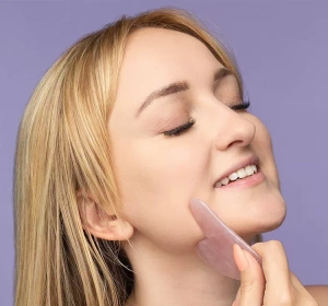 FLUFF GUA SHA STONE КАМЕНЬ ДЛЯ МАССАЖА ЛИЦА РОЗОВЫЙ КВАРЦ