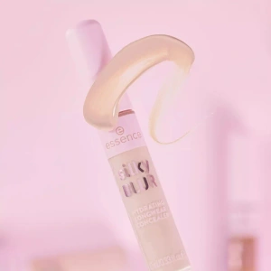 Essence Silky Blur увлажняющий жидкий корректор 100 10 мл