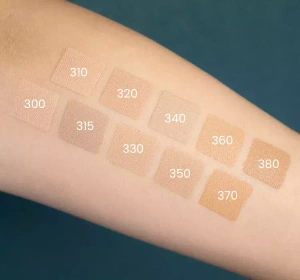 REVLON COLORSTAY ТОНАЛЬНА ОСНОВА ДЛЯ ЖИРНОЇ ШКІРИ NATURAL 220