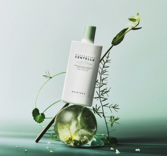 SKIN1004 Madagascar Centella Tea-Trica Soothing Sun Milk легкий крем для лица с солнцезащитным эффектом SPF50+ PA++++ 50 мл