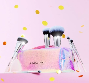 Makeup Revolution Glam Up Brush спонж + набор кисточек для макияжа
