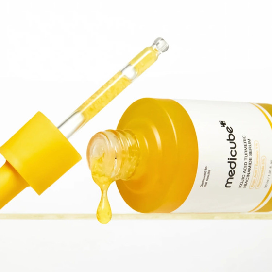 Medicube Kojic Acid Turmeric Niacinamide Serum сироватка для вирівнювання тону шкіри з койовою кислотою проти пігментних плям, 30 мл