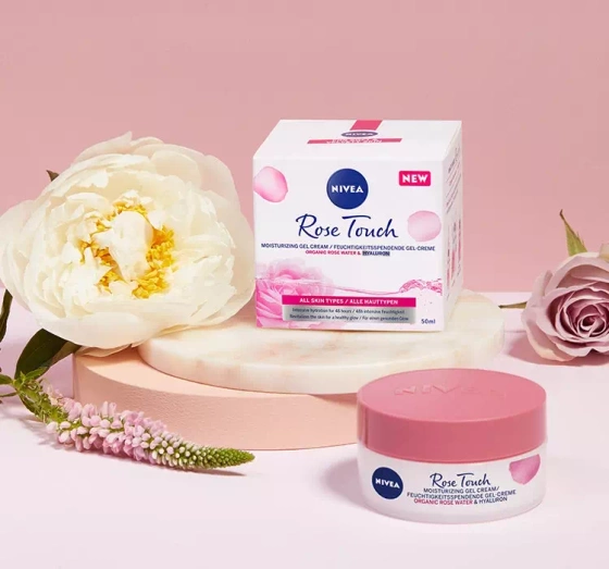 NIVEA ROSE TOUCH ЗВОЛОЖУВАЛЬНИЙ КРЕМ-ГЕЛЬ 50МЛ