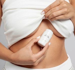 Your Kaya деликатный дезодорант-стик для подмышек и груди с алоэ и черной смородиной 35 г