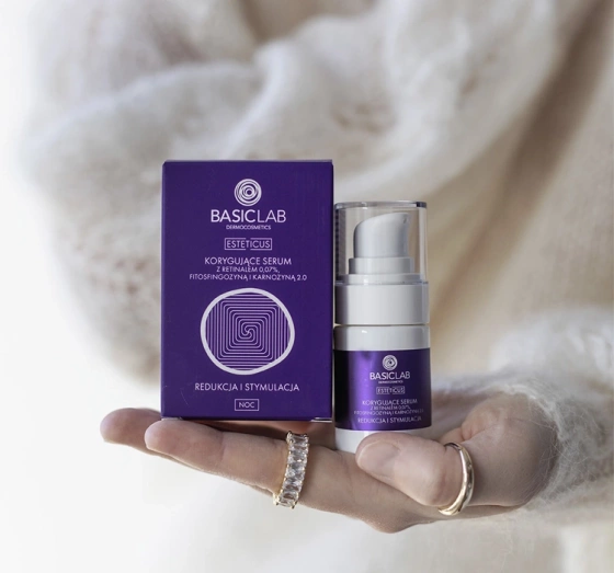 Натисніть на картинку, щоб її збільшити BasicLab Esteticus коригувальна сироватка для обличчя 0,05% чистого ретиналю 15 мл