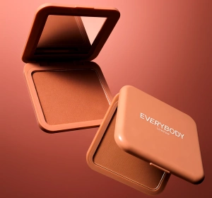 Everybody London пресований бронзер для обличчя Carmel Brown 7 г