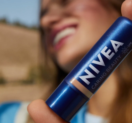 NIVEA CARING BEAUTY ГИГИЕНИЧЕСКАЯ ПОМАДА ДЛЯ ГУБ И ЩЕК 3В1 NUDE 4,8Г