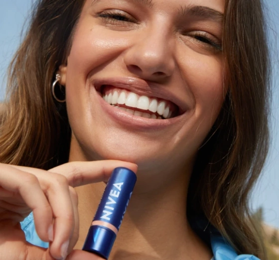 NIVEA CARING BEAUTY ГИГИЕНИЧЕСКАЯ ПОМАДА ДЛЯ ГУБ И ЩЕК 3В1 NUDE 4,8Г