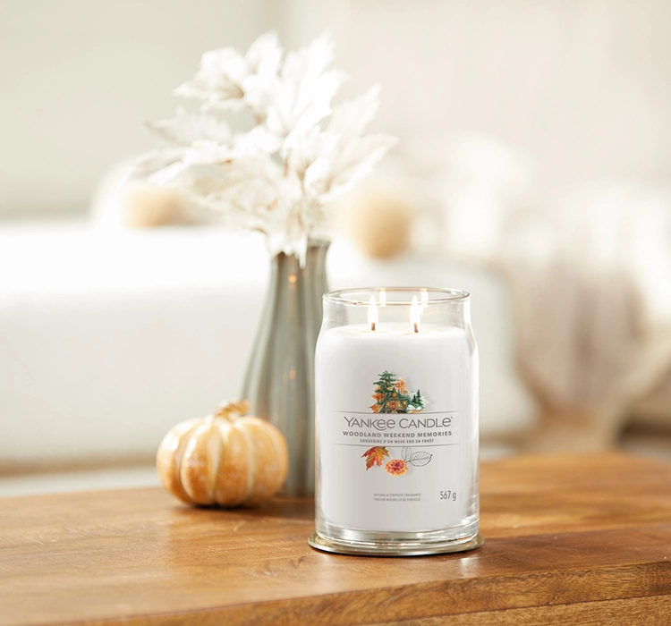 Yankee Candle Signature ароматическая свеча Woodland Weekend Memories 567г