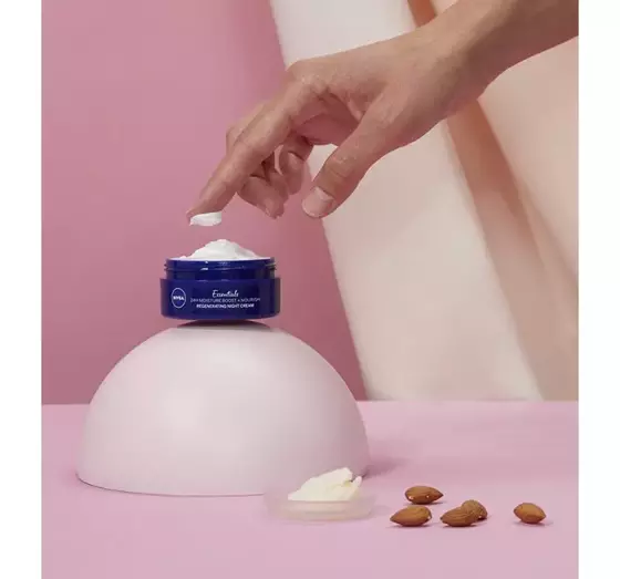 NIVEA ЖИВИЛЬНИЙ КРЕМ ДЛЯ ОБЛИЧЧЯ НА НІЧ 24H ЗВОЛОЖЕННЯ + ВІДНОВЛЕННЯ 50МЛ